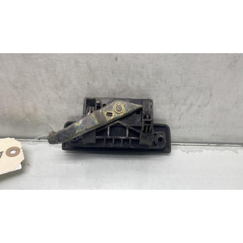 Poignee porte arriere gauche PEUGEOT 205 Photo n°3