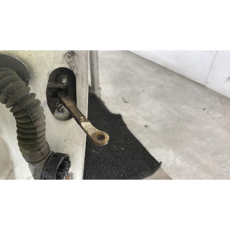 Porte avant droit PEUGEOT 205 Photo n°4