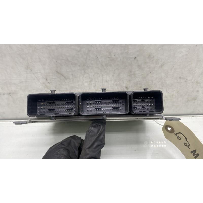 Calculateur moteur RENAULT CLIO 4 Photo n°3