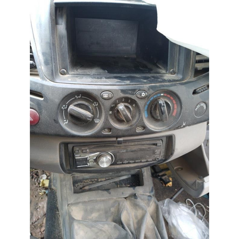 Trappe d'essence MITSUBISHI L 200 3 Photo n°14
