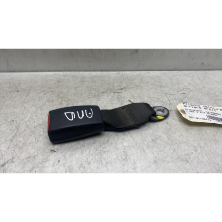 Attache ceinture arriere droit MITSUBISHI L 200 3