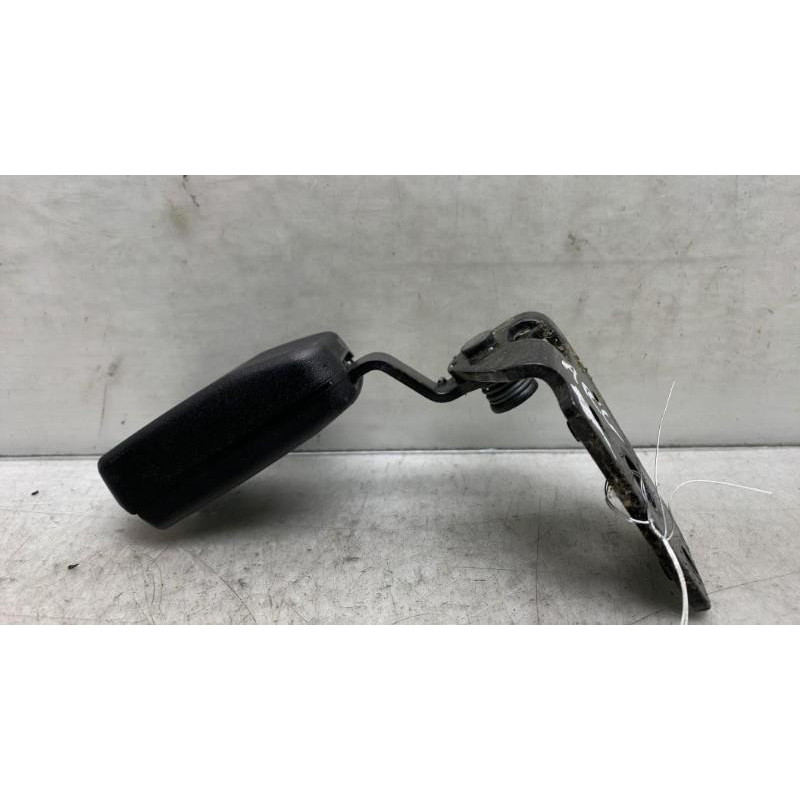 Attache ceinture arriere gauche PEUGEOT 307 Photo n°3