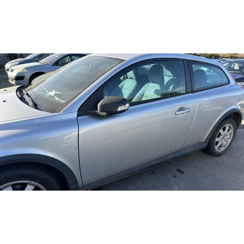 Pare boue arriere droit VOLVO C 30 Photo n°7
