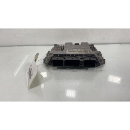 Calculateur moteur RENAULT MEGANE 2