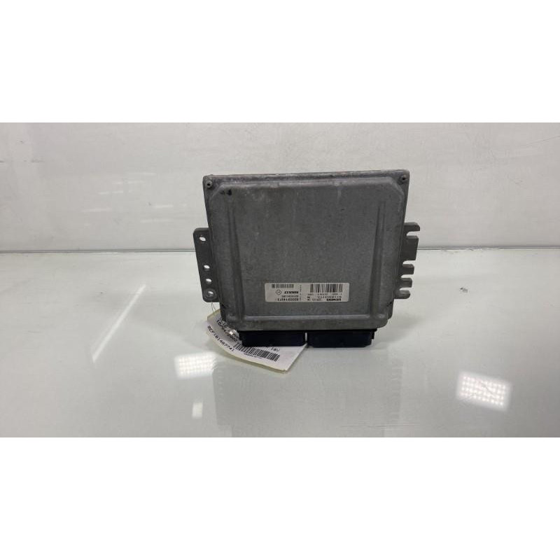 Calculateur moteur RENAULT CLIO 2 Photo n°1
