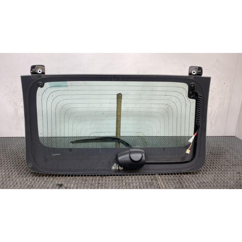 Lunette arriere PEUGEOT 107 Photo n°6