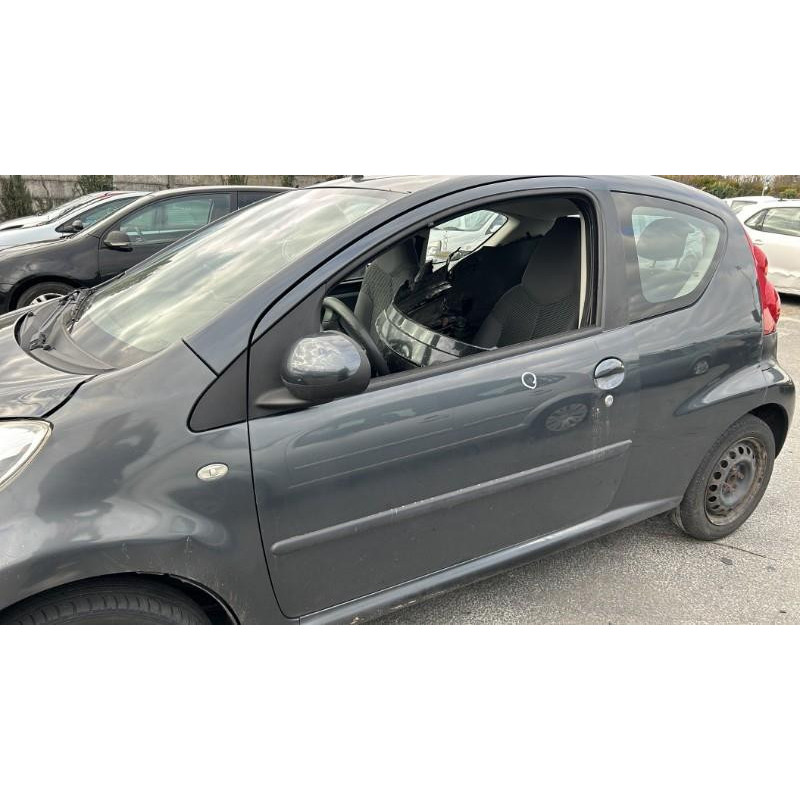 Lunette arriere PEUGEOT 107 Photo n°9