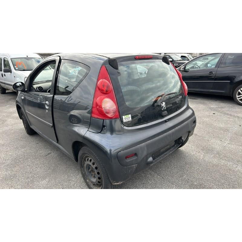 Lunette arriere PEUGEOT 107 Photo n°16