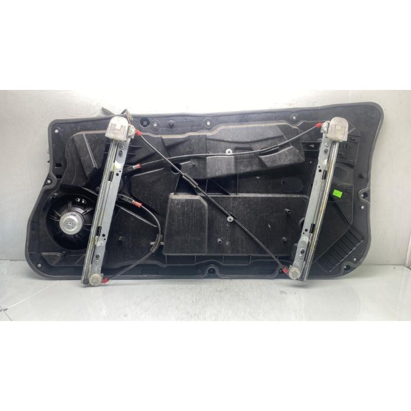 Leve vitre electrique avant gauche FORD FIESTA 6 Photo n°3