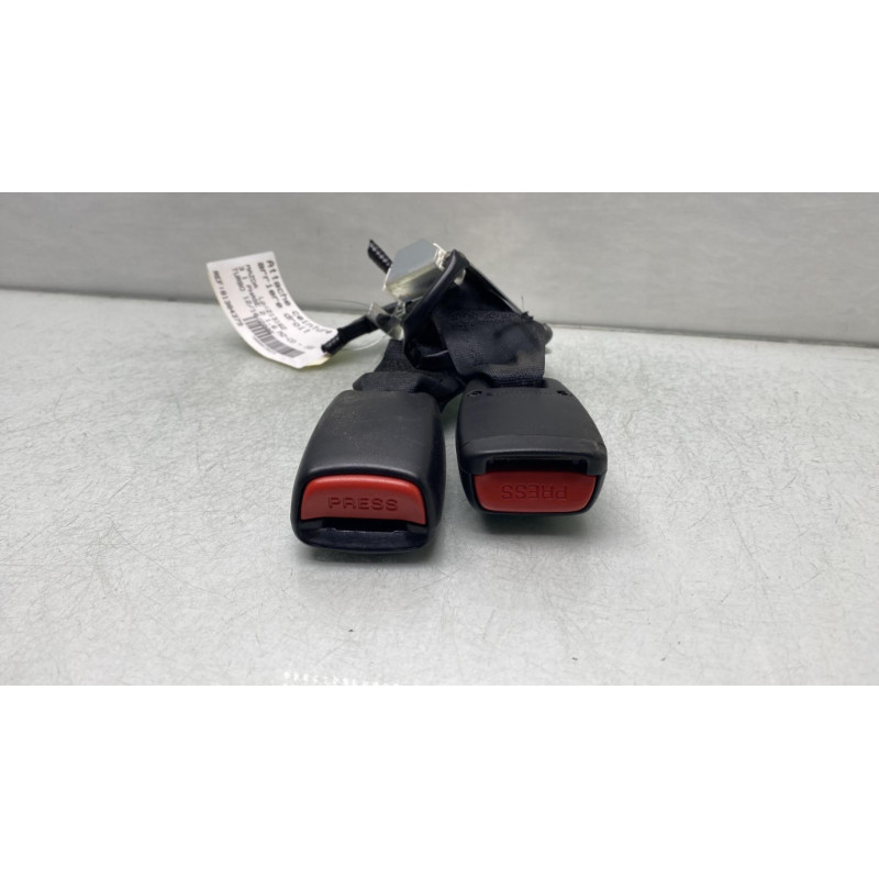 Attache ceinture arriere droit MAZDA 3 1 Photo n°2