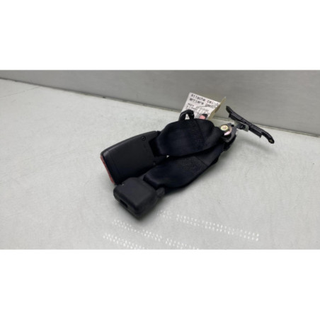 Attache ceinture arriere gauche MAZDA 3 1