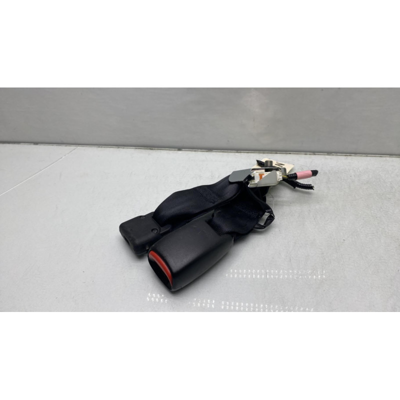 Attache ceinture arriere gauche MAZDA 3 1 Photo n°3