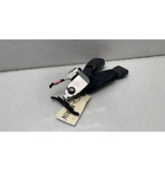 Attache ceinture arriere gauche MAZDA 3 1