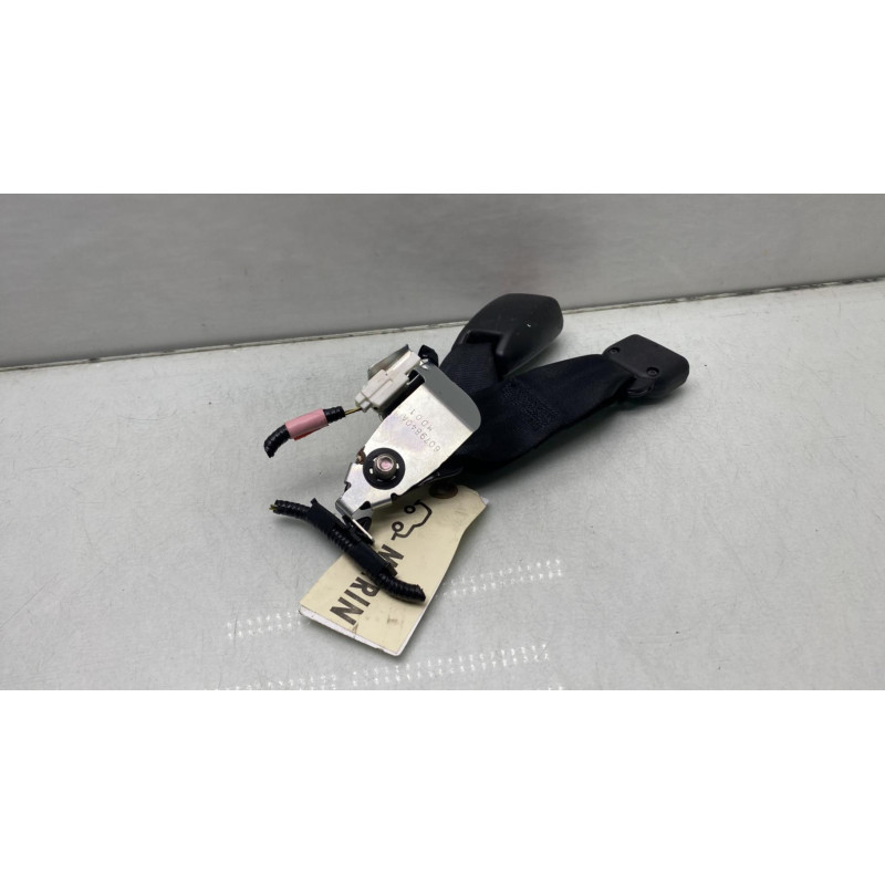 Attache ceinture arriere gauche MAZDA 3 1 Photo n°4