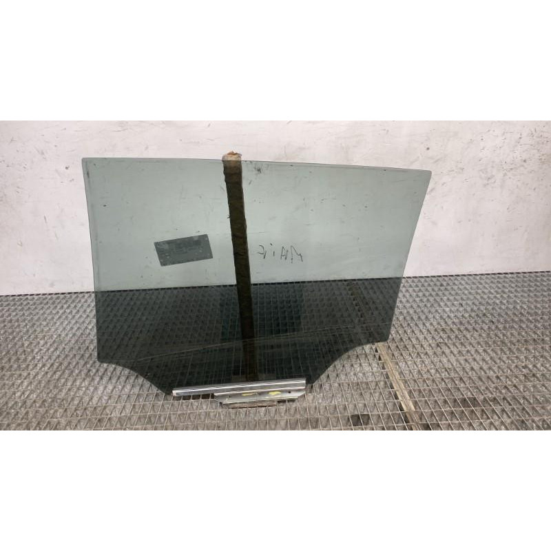 Vitre arriere droit TOYOTA AVENSIS 3 Photo n°4