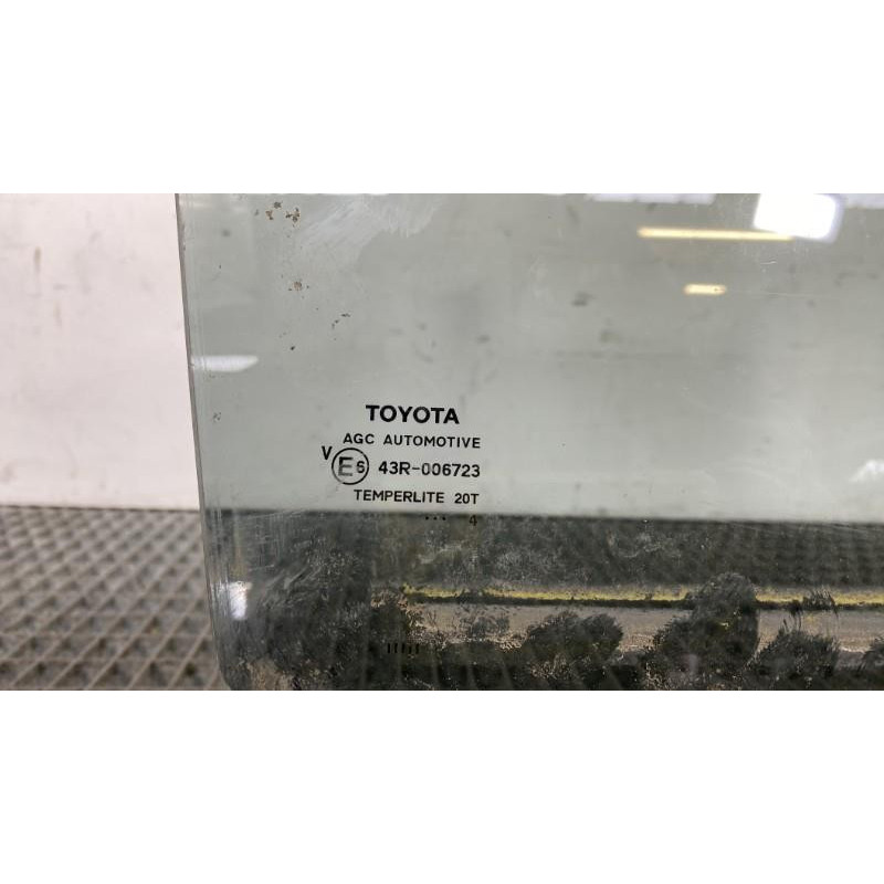 Vitre arriere droit TOYOTA AVENSIS 3 Photo n°6