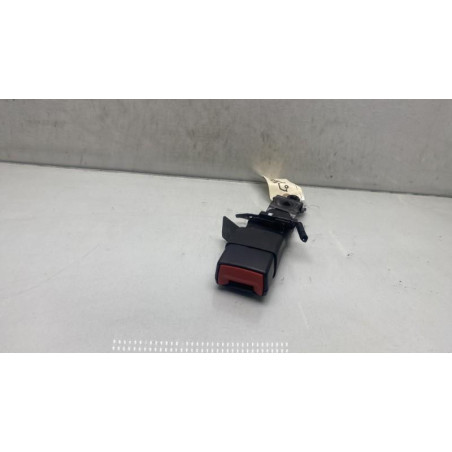 Attache ceinture arriere droit TOYOTA AVENSIS 3 Photo n°1