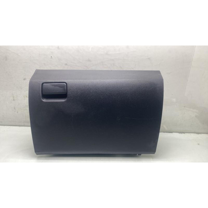 Boite a gants TOYOTA AVENSIS 3 Photo n°1