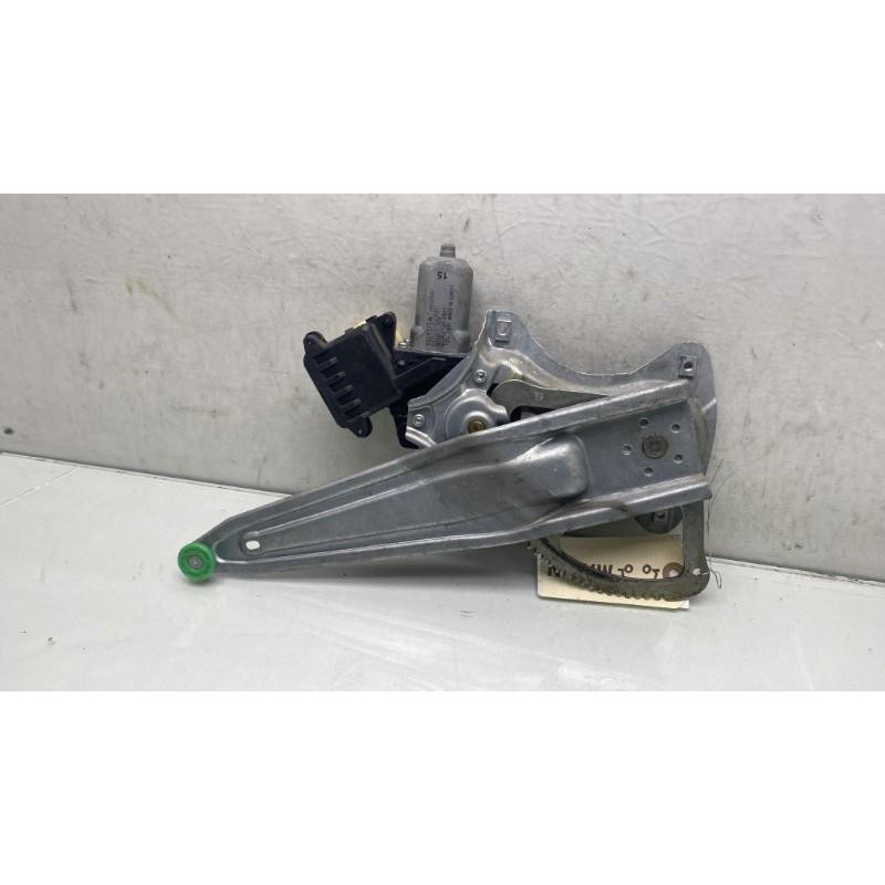 Leve vitre electrique arriere droit TOYOTA AVENSIS 3 Photo n°2
