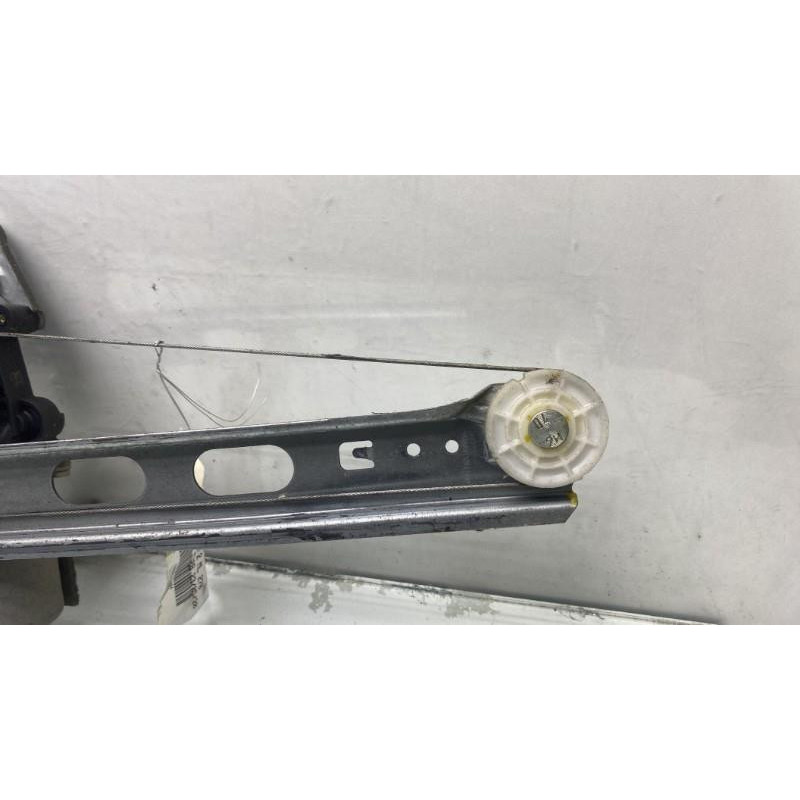 Leve vitre electrique arriere gauche MERCEDES CLASSE M 163 Photo n°4