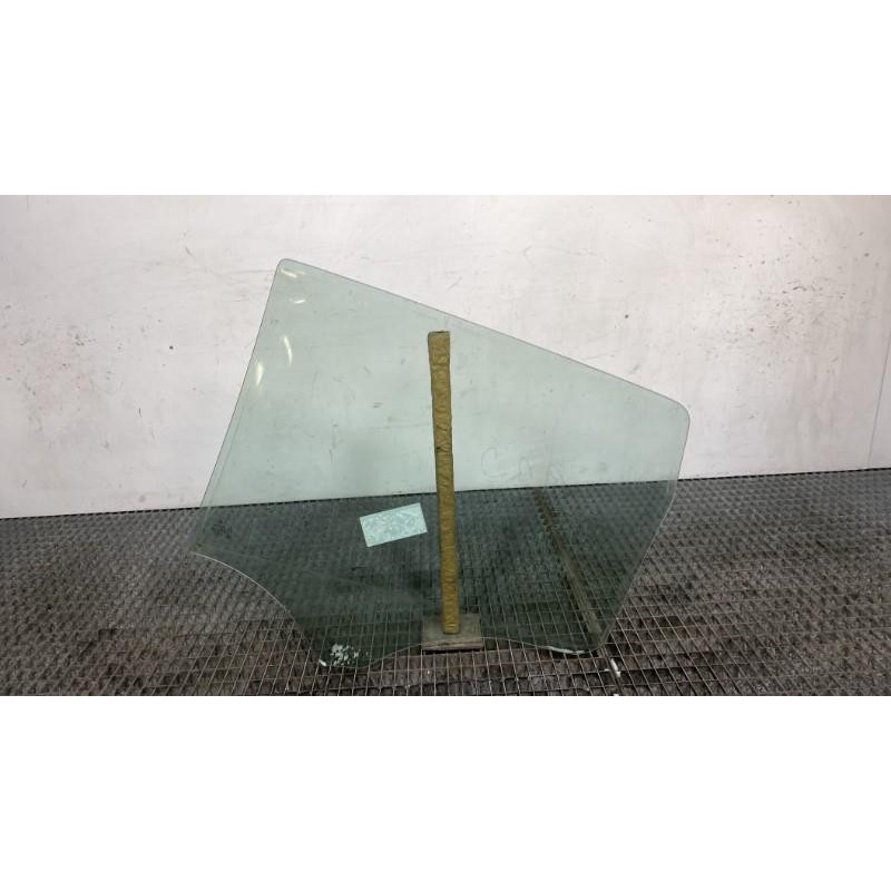 Vitre arriere droit MERCEDES CLASSE A 169 Photo n°6