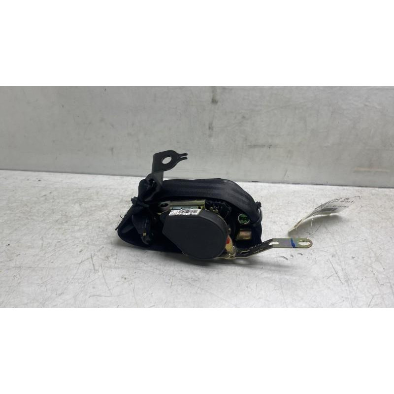 Pretensionneur de ceinture avant droit VOLKSWAGEN POLO 4 Photo n°1