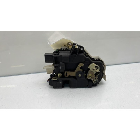 Serrure avant droit VOLKSWAGEN PASSAT 4