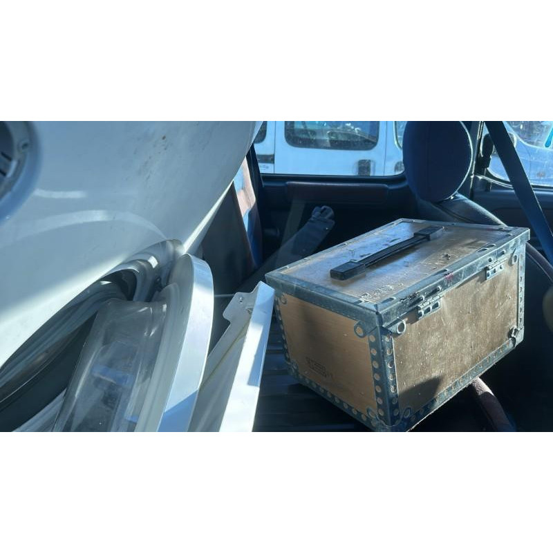 Interrupteur de leve vitre avant gauche CITROEN BERLINGO 1 Photo n°4