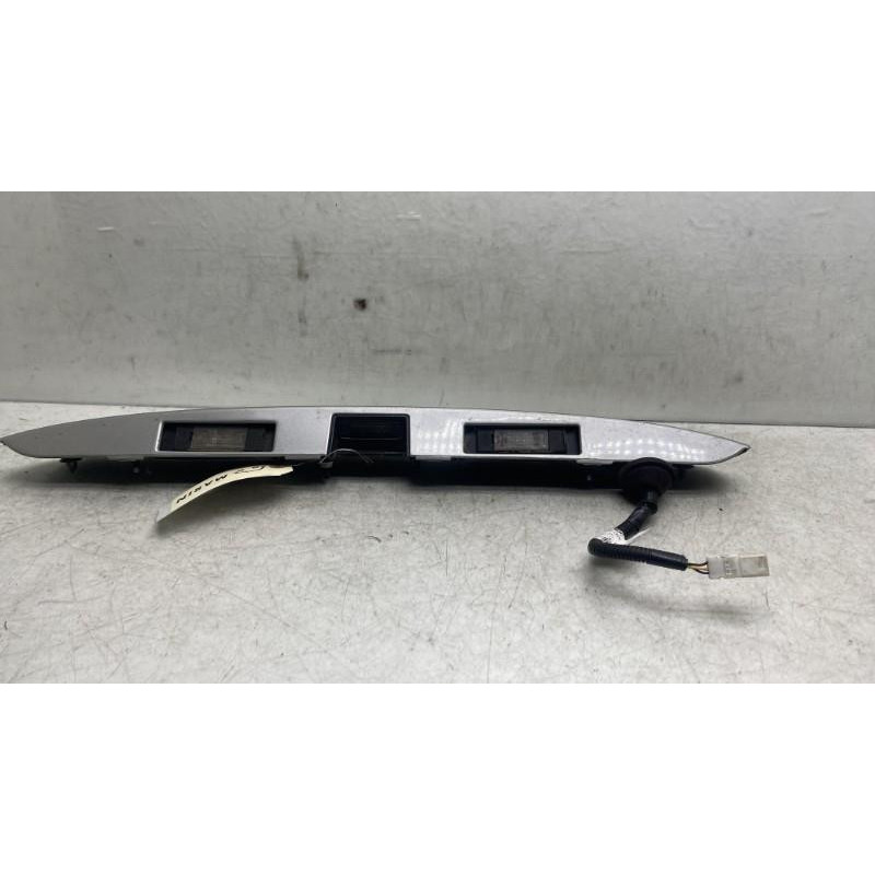 Baguette de coffre NISSAN NOTE 1 Photo n°2