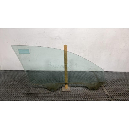 Vitre avant gauche VOLKSWAGEN PASSAT 4