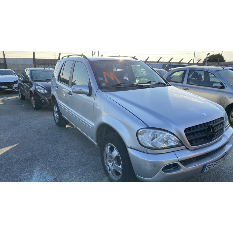 Vitre arriere gauche MERCEDES CLASSE M 163 Photo n°7