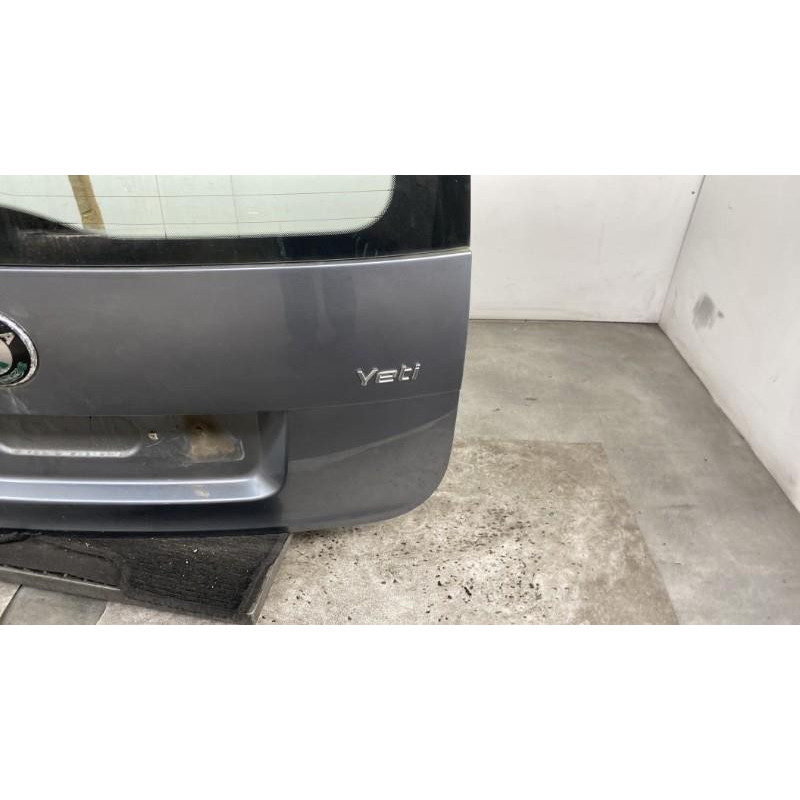 Malle/Hayon arriere SKODA YETI Photo n°6