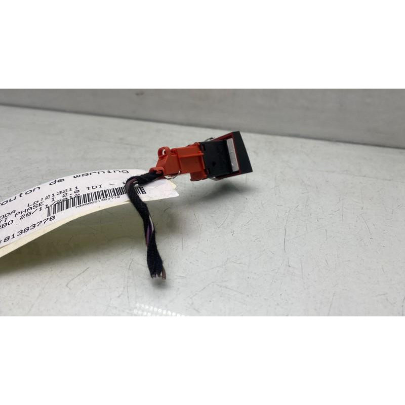 Bouton de warning SKODA YETI Photo n°2