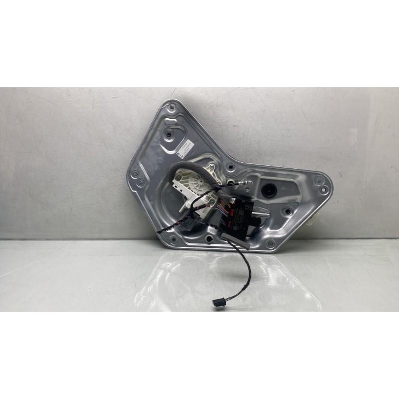 Leve vitre electrique arriere gauche SKODA YETI Photo n°3