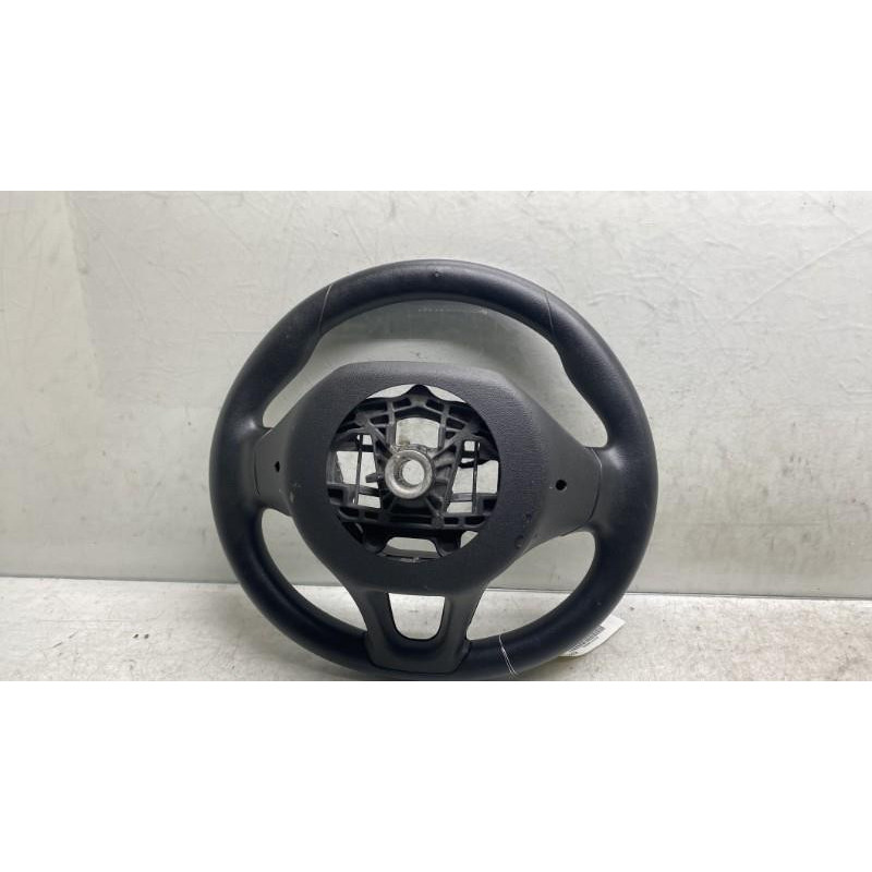 Volant PEUGEOT 208 1 Photo n°4