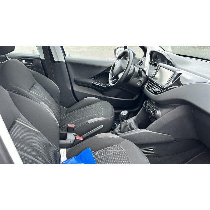 Volant PEUGEOT 208 1 Photo n°6