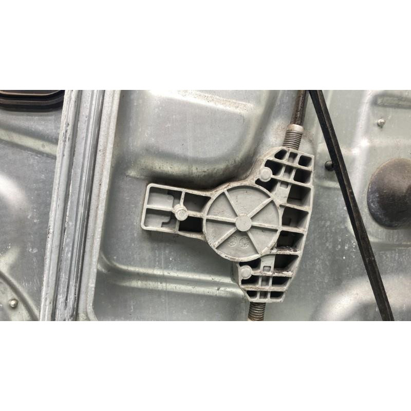 Leve vitre electrique avant gauche HYUNDAI SANTA FE 2 Photo n°9
