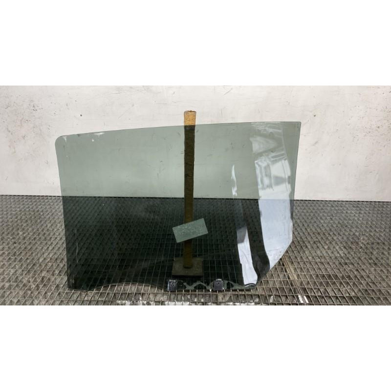 Vitre arriere droit PEUGEOT 308 2 Photo n°2