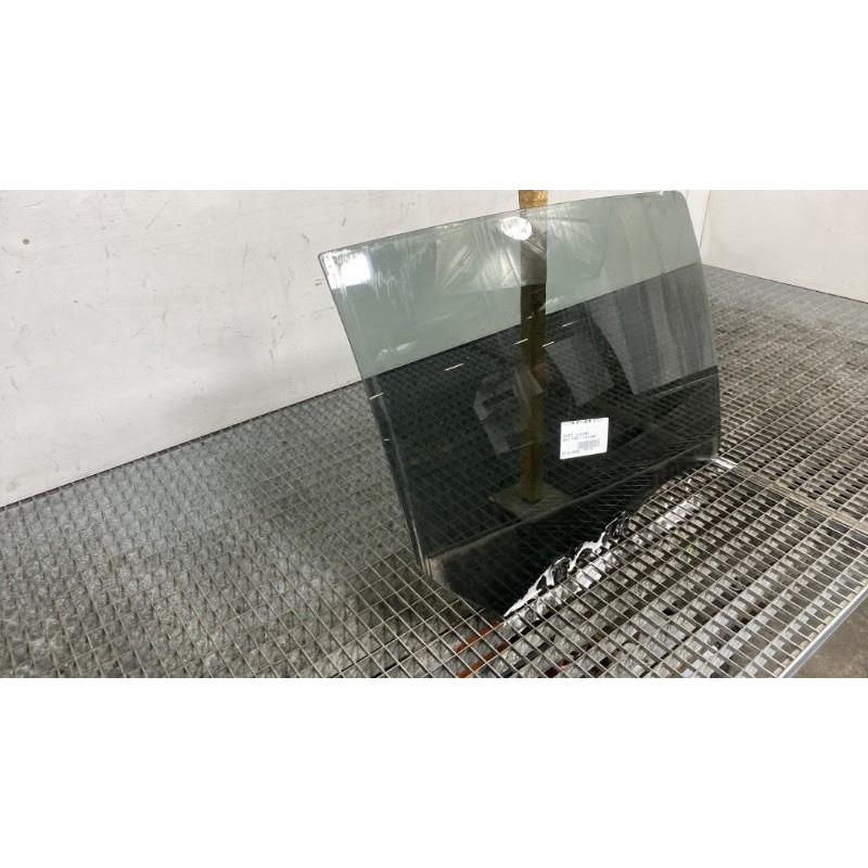 Vitre arriere droit PEUGEOT 308 2 Photo n°5