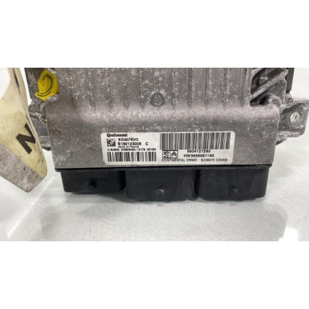 Calculateur moteur PEUGEOT 308 2