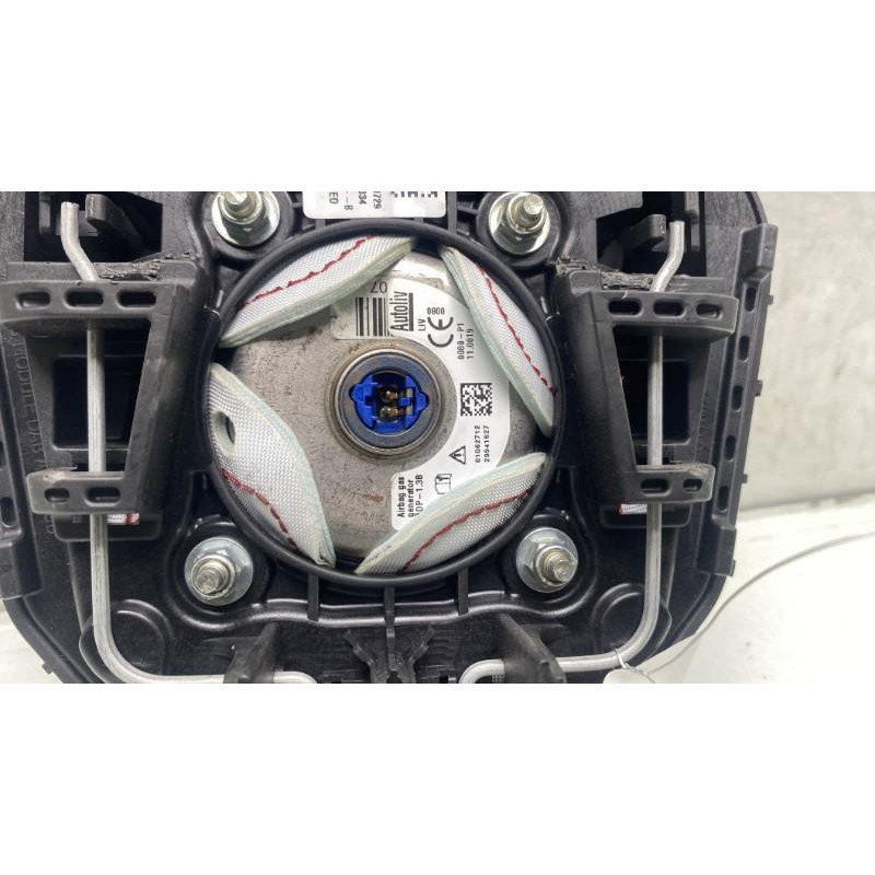 Air bag conducteur RENAULT CLIO 4 Photo n°1