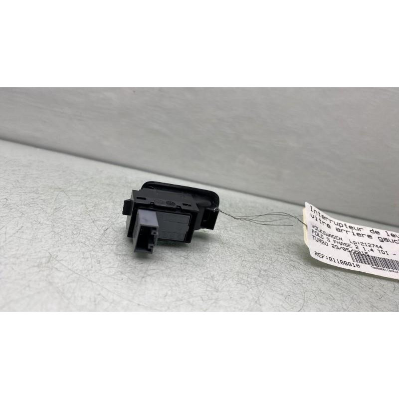 Interrupteur de leve vitre arriere gauche VOLKSWAGEN POLO 5 Photo n°2