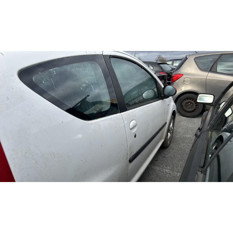 Porte avant droit PEUGEOT 107 Photo n°17