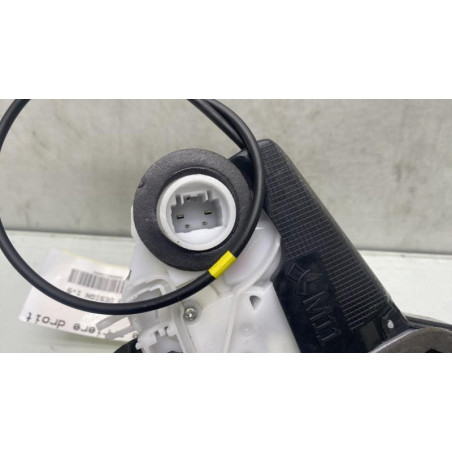 Serrure arriere droit TOYOTA YARIS 3 Photo n°1