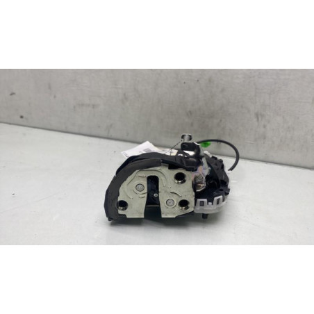 Serrure arriere droit TOYOTA YARIS 3