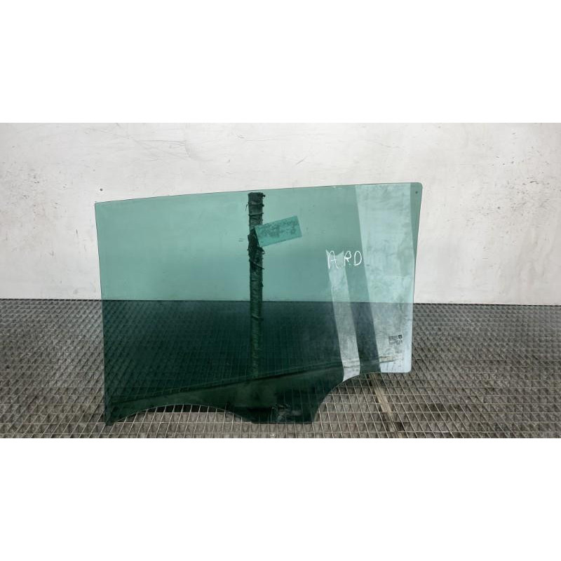 Vitre arriere droit OPEL ZAFIRA TOURER C Photo n°5