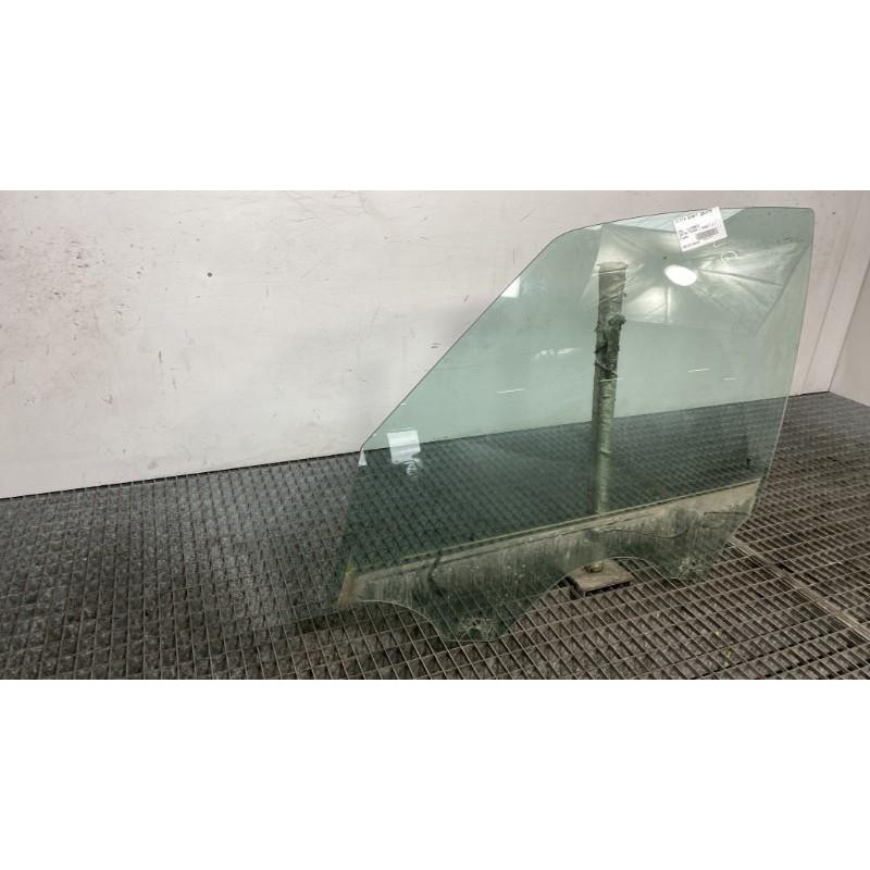 Vitre avant gauche OPEL ZAFIRA TOURER C Photo n°6
