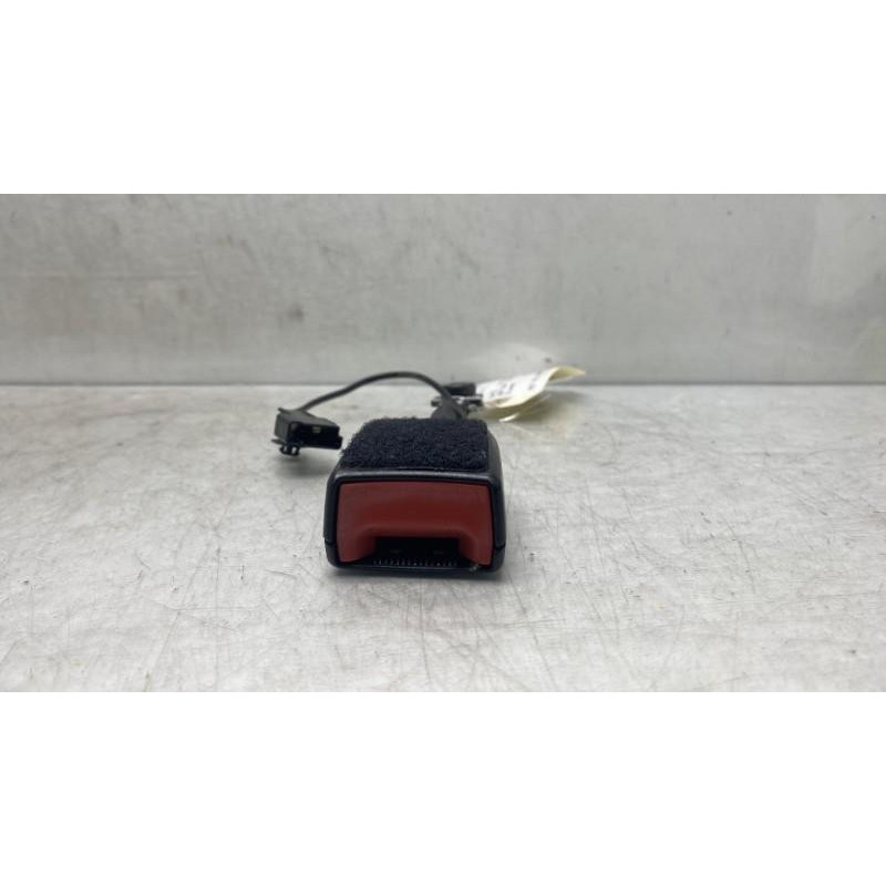 Attache ceinture avant droit OPEL ZAFIRA TOURER C Photo n°2
