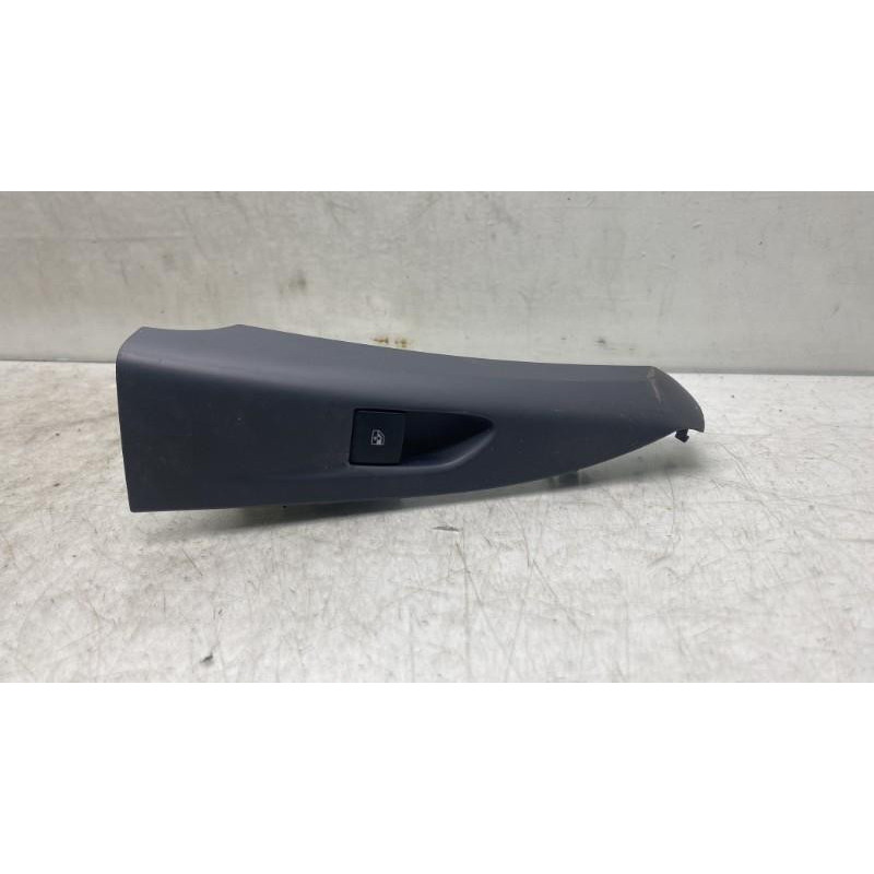 Interrupteur de leve vitre arriere droit OPEL ZAFIRA TOURER C Photo n°4