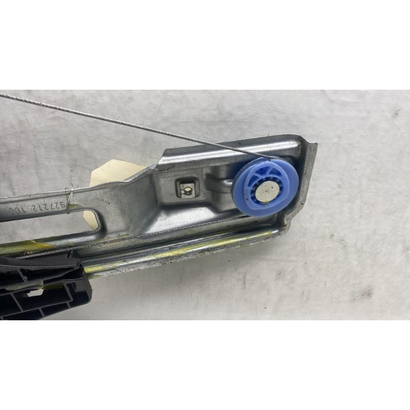 Leve vitre electrique arriere droit OPEL ZAFIRA TOURER C Photo n°2